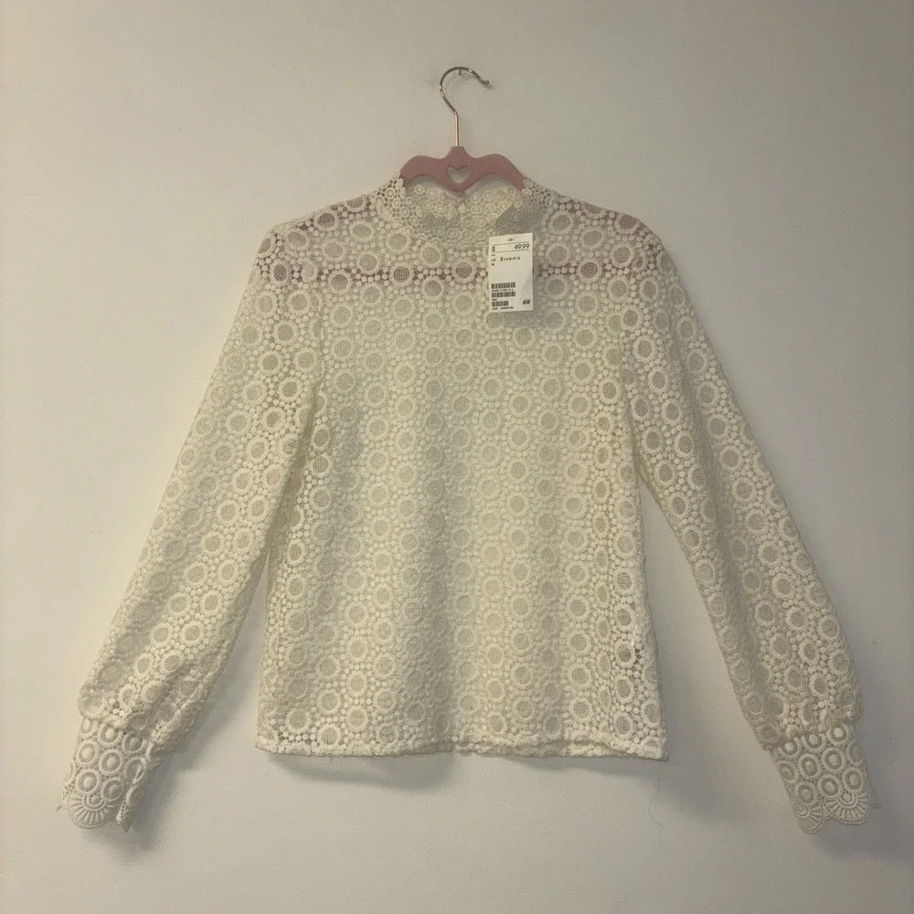H&M White Eyelet Lace Mock Neck Blouse Long Sleeve Sheer Boho Top NWT Size 2